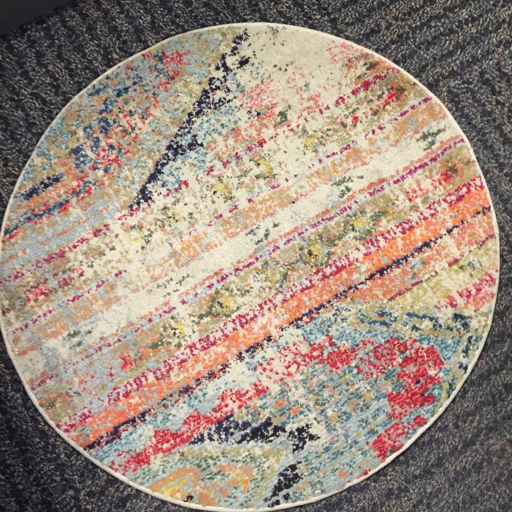 3’x3’ Area Rug! Lightly Used